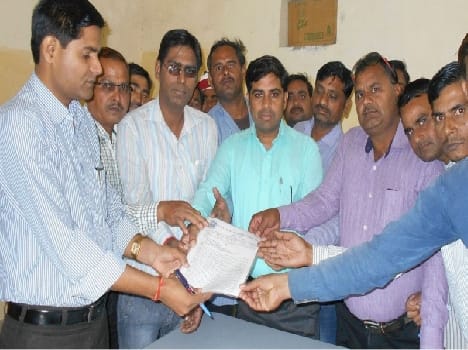  Demanding wage encompass Shicshamitron