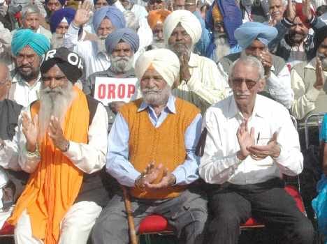 one rank one pension, ex armyman demands from narendra modi