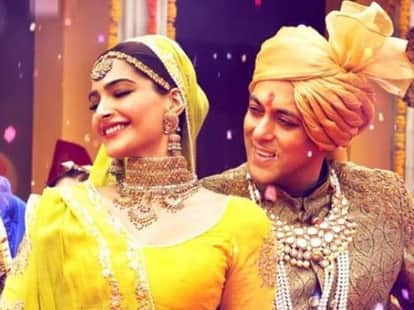 Deepika's Bajirao mastani beats Shahrukh's Dilwale 
