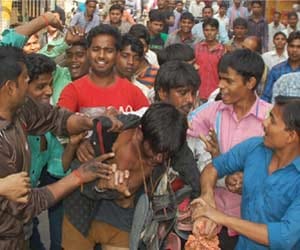 Rape attempt accused beaten by Public in Firozabad.