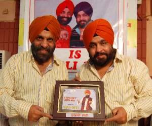 famous comedian santa and banta changed his name