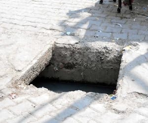 Child fell into the open manhole people rescued