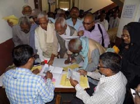 The crowd began to collect certificates alive