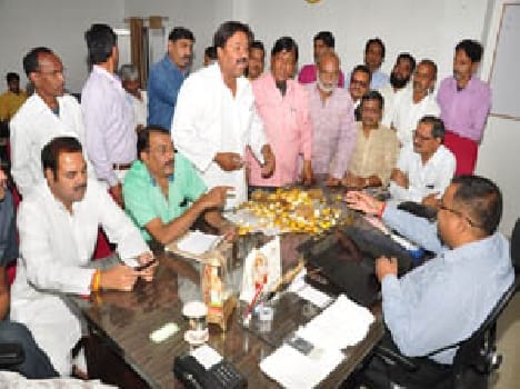 Municipal commissioner trash thrown on the table
