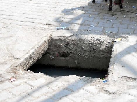  The cause of accidents remained open manhole