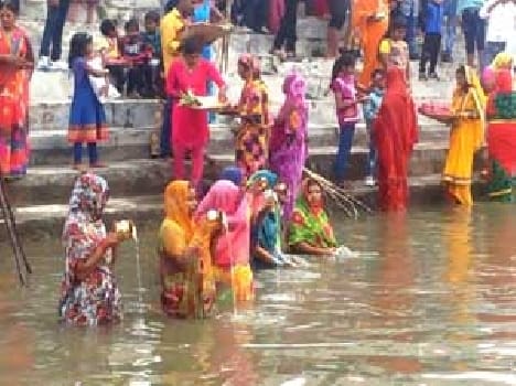 People arrived with chhath pier fledged Band