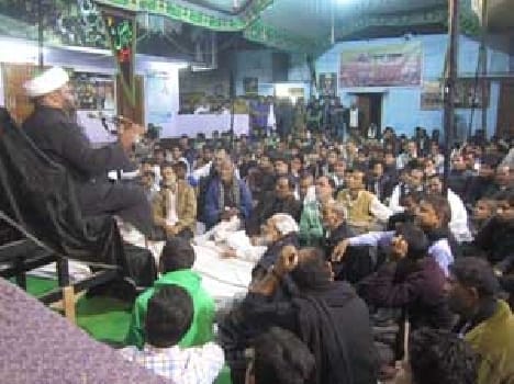 Sakina 's coffin broke into tears watching