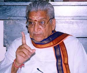 People speaks about Ashok Singhal.