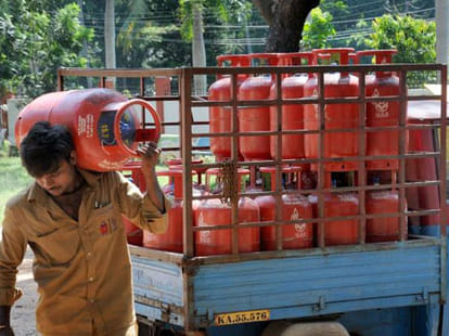 no gas subsidy to people earning more then ten lakhs per annum