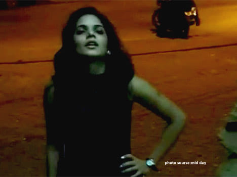 Drunken model abuses, assaults hapless cops in mumbai
