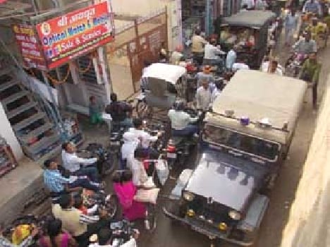  jam because of police jeep 