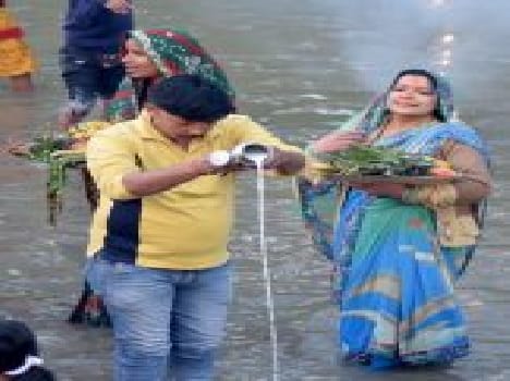 chathpooja in rohtak, given water to sun