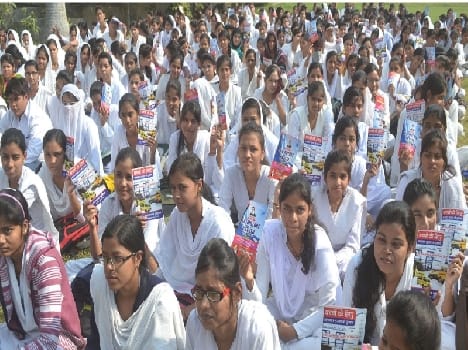  Students took an oath to follow the traffic rules