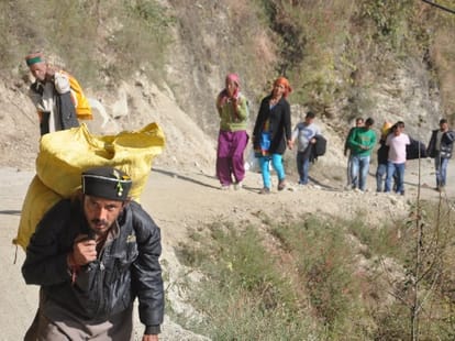 hpwd repaired road to kotla fo cm virbhadra singh visit.