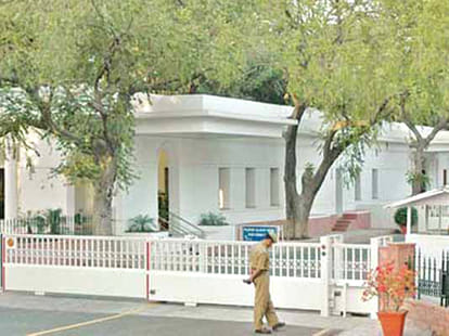 firing in front of prime minister narednra modi's house