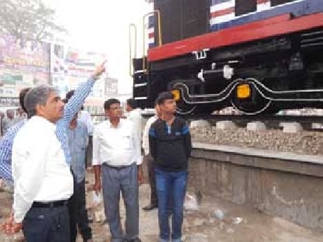 DGM visits ballia railway railway station 