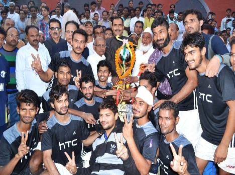 Then the team champion trophy Uri Karnal
