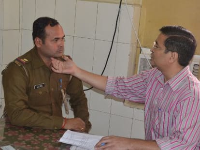 Lawyers beat SI in Raebareli.