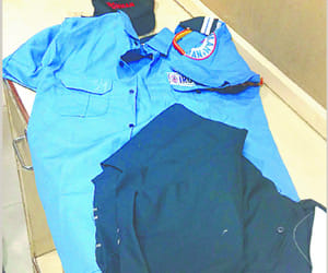 Decrees for female guards, pants and shirt wear otherwise leave duty
