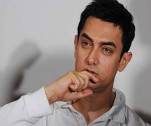 protest against aamir khan's comment