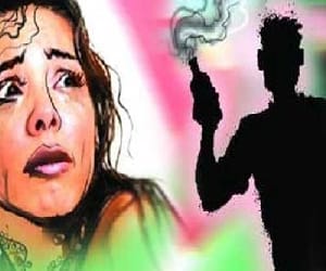 unknown person threaten girl from acid attack.
