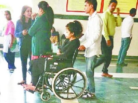  IG's daughter injured