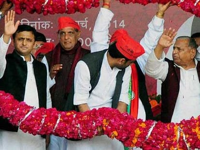 why political leaders are not there in birthday party of mulayam