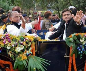 why political leaders are not there in birthday party of mulayam
