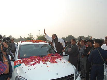 CM Akhilesh would not welcome PM Modi to avoid the jinx. 