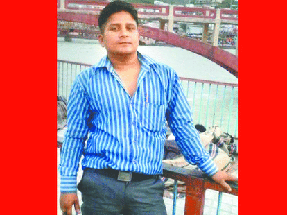 Man's murder in front of his parents.