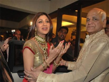 police arrest fraud acharya devendra kumar who cheated shilpa shetty's father