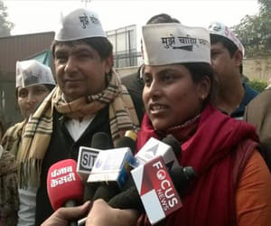 Sarita Singh reached Delhi Commission for Women against ASI