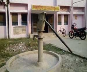 People are beginning to fill panting hand pump