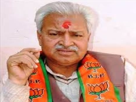 The SP through a phased movement around BJP