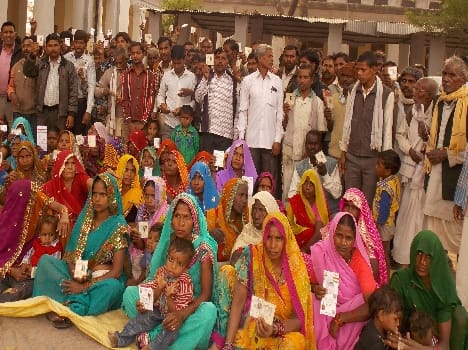 Bburi and voters demonstrated Chauhnapur