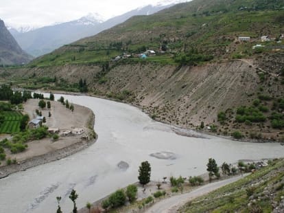 ashok singhal mortals immersed in tandi sangam lahaul himachal pradesh.
