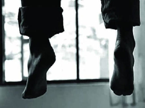 11th class student hanging herself