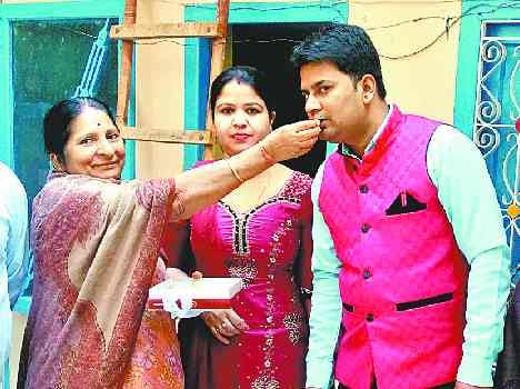 weird man, who invest 200 rupees and became billionaire