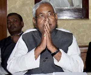 nitish kumar banned siren on vip and vvip vehicle