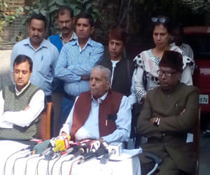 shanti bhushan attacked on arvind kejriwal after nitish oath swearing in ceremony