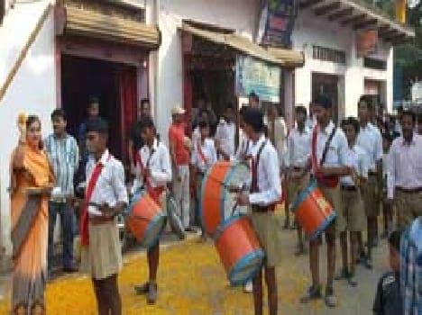 The route march with the flag of worship