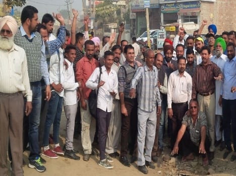 amritsar, protest, road, shopkeeper, damage, road