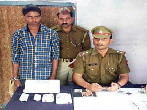 Train laptops , mobile lifter gave 