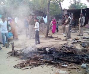 two group clash in Amroha.