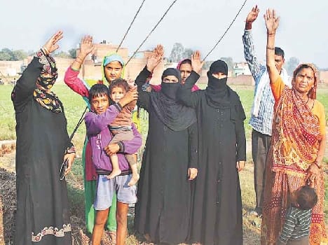 protest against officers in doongerpur