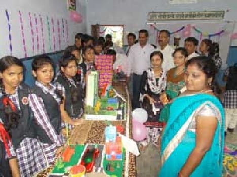 The children showed talent in science exhibition