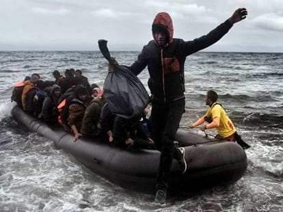 migrant protest on greece border