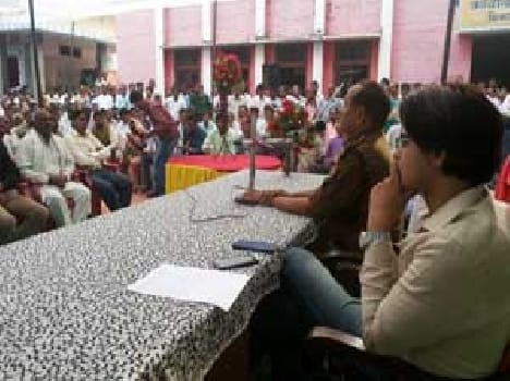  DM,SP meets pradhan candidates