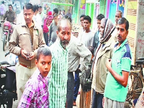 Claimed the lives of two of wine in Siklapur