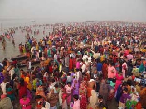 Lacerated wound on the banks of Ganga sea of ??faith